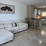 Americas 4-bedroom Nearby The Private Parking Villa *