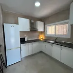 Americas 4-bedroom Nearby The Private Parking Адехе