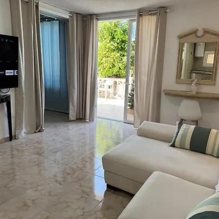 Americas 4-bedroom Nearby The Private Parking *