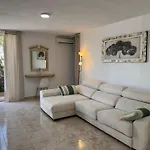 Americas 4-bedroom Nearby The Private Parking Villa *