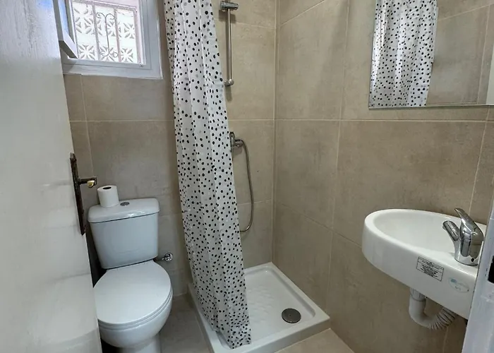 Вілла Americas 4-bedroom Nearby The Private Parking *