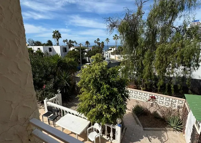 Americas 4-bedroom Nearby The Private Parking Villa *