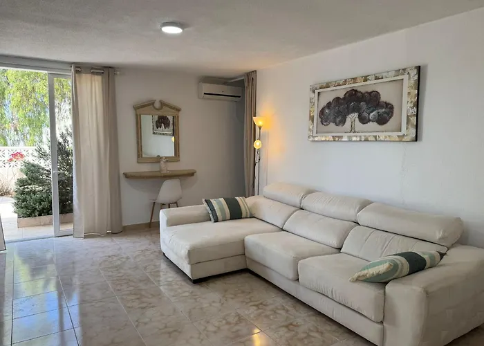 Americas 4-bedroom Nearby The Private Parking Villa *